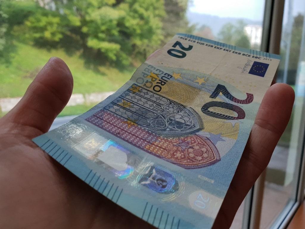 V Hrastniku podeljujejo štipendije