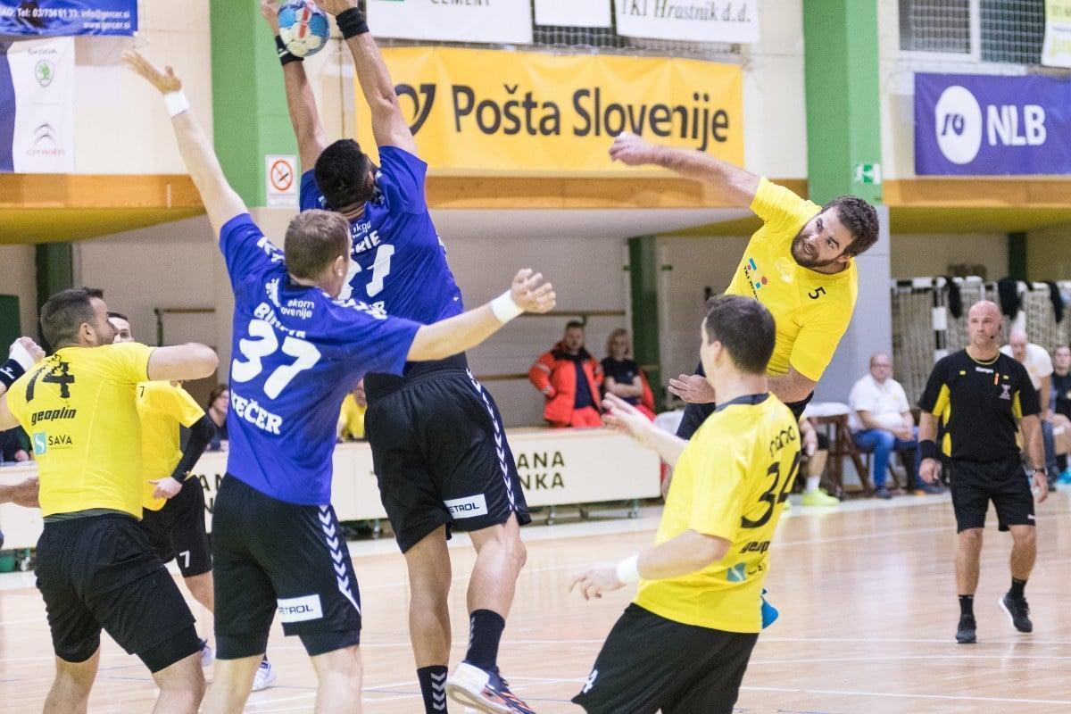 Ostajajo neporaženi