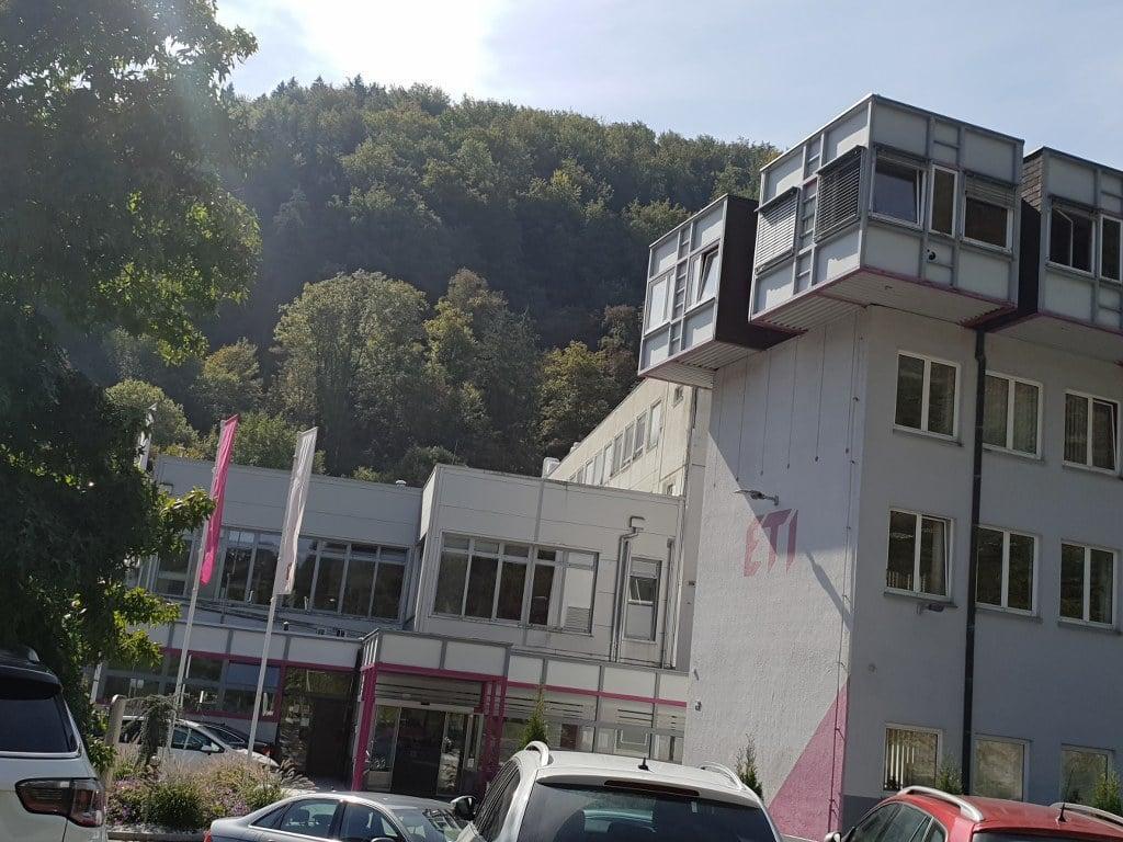 ETI: Roboti na pohodu tudi v industriji