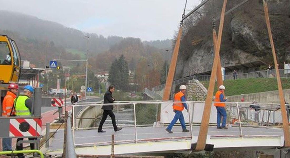 FOTO: Po "Mostu ljubezni" se je že sprehodil župan