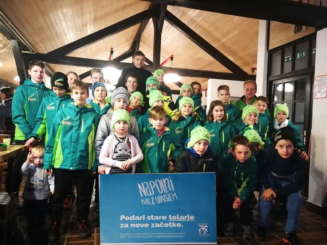 Skakalci zbirajo tolarje