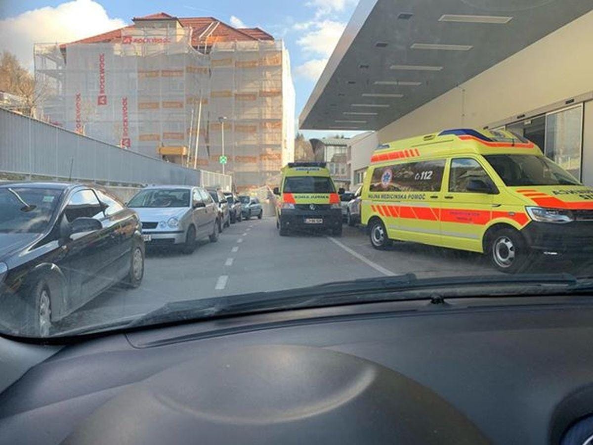 "Mimo bolnice ne moreš, ali peš ali pa cel krog čez Trbovlje"