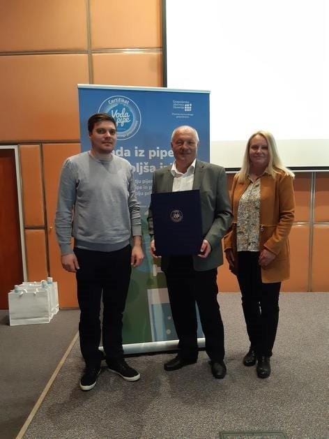 Certifikat v roke Komunale Trbovlje