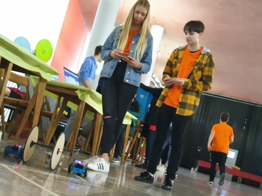 VIDEO: Od reševalnih robotov do virtualnega učbenika o spolnosti