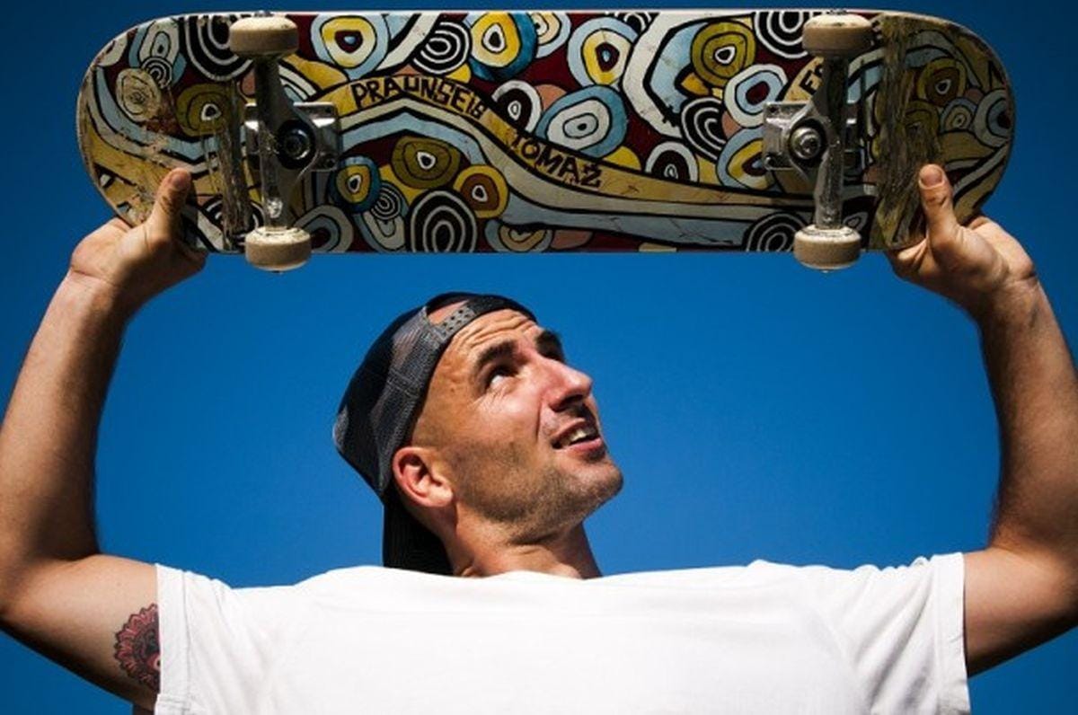 "Ideja je nekako »vrni družbi nazaj« varianta"