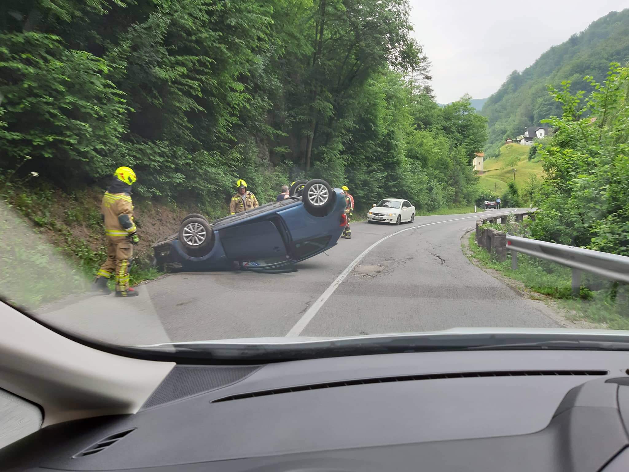 POZOR: Prometna nesreča, polovična zapora