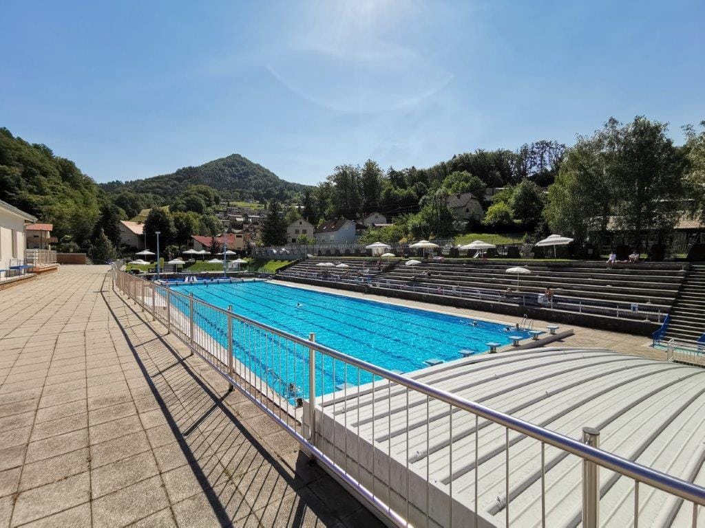 Na bazen po zmagovalno fotografijo