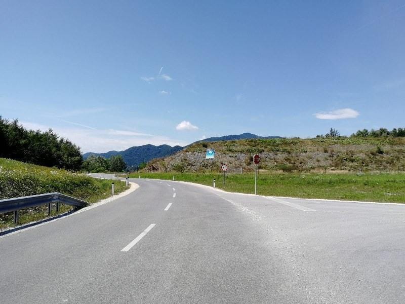Cesta "čez hrib" bo štiri dni POPOLNOMA zaprta!