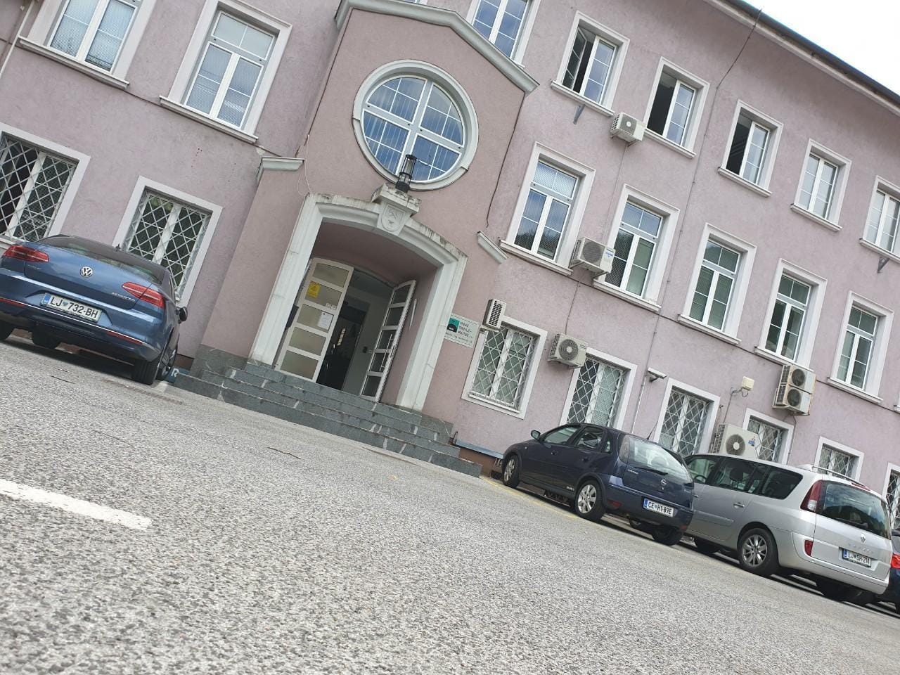 V rudniški upravi do 18 novih stanovanj