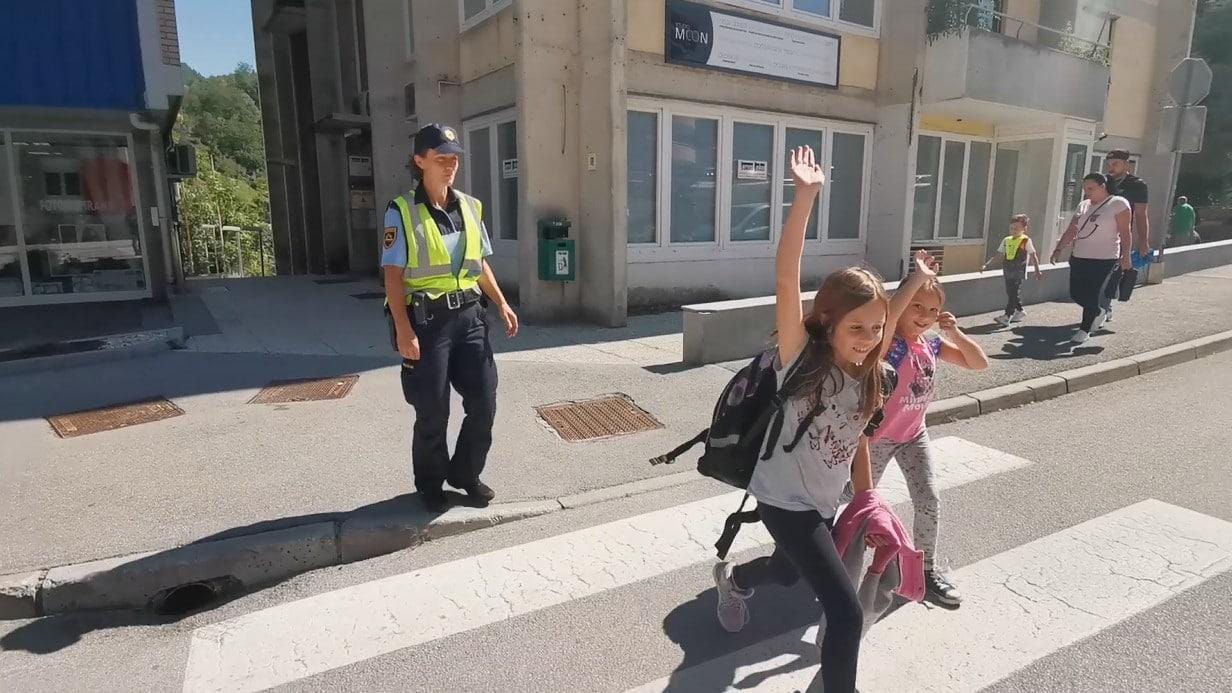 VIDEO: Znate pravilo prečkati cesto?