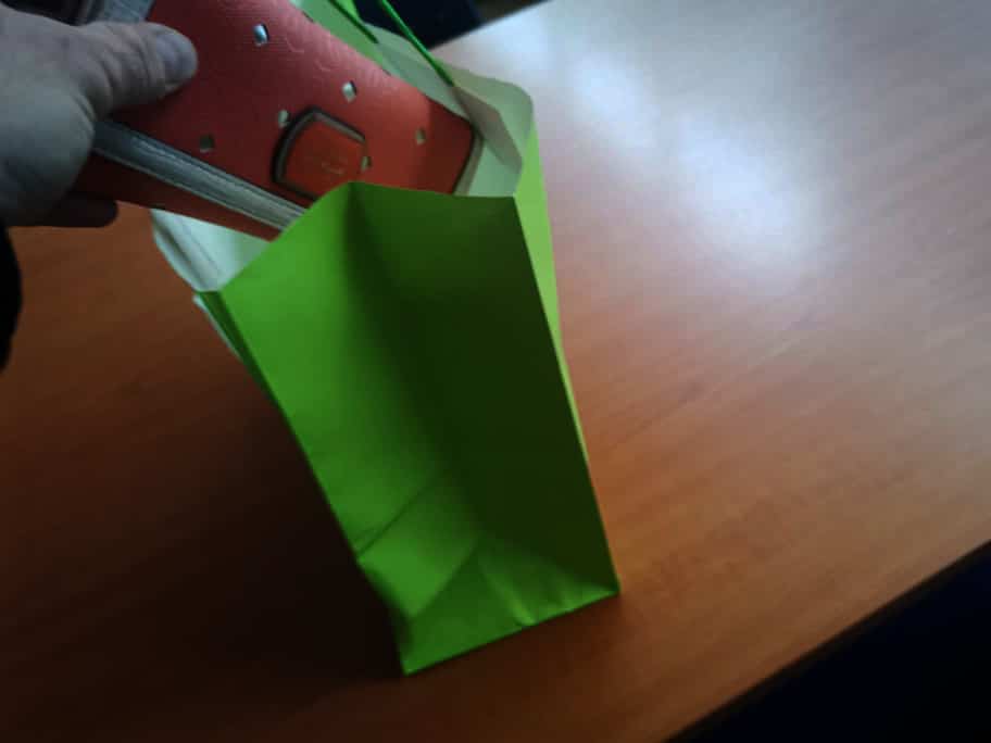 Iz nakupovalne vrečke ukradel denarnico
