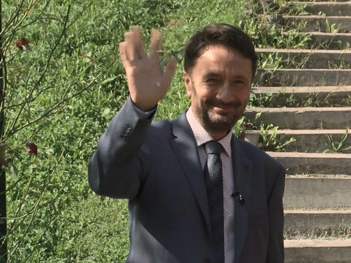 VIDEO: Povsem nepolitično z Matjažem Švaganom