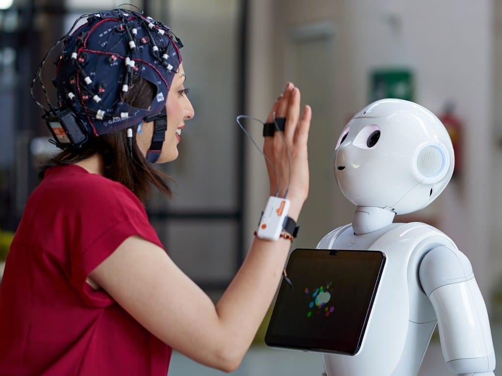 Prvič v Sloveniji: Tekmovanje možganskih vmesnikov, ki ga boste lahko spremljali 24 ur na dan!