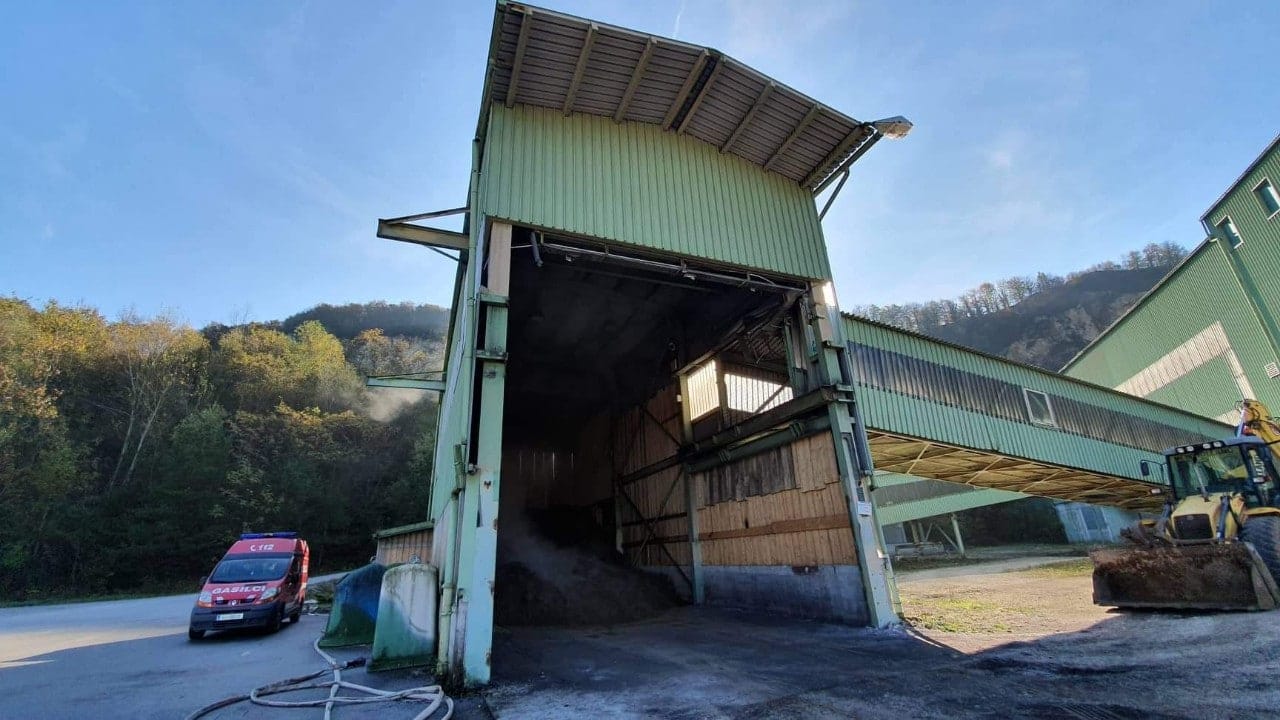 Zgodba z elektrofiltrskim pepelom končana, brežino bodo uredili