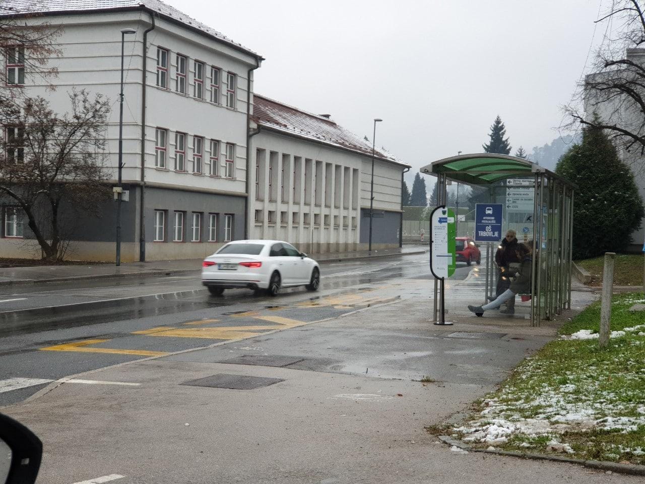 Preuredili bodo križišče, ukinjen pas proti bazenu