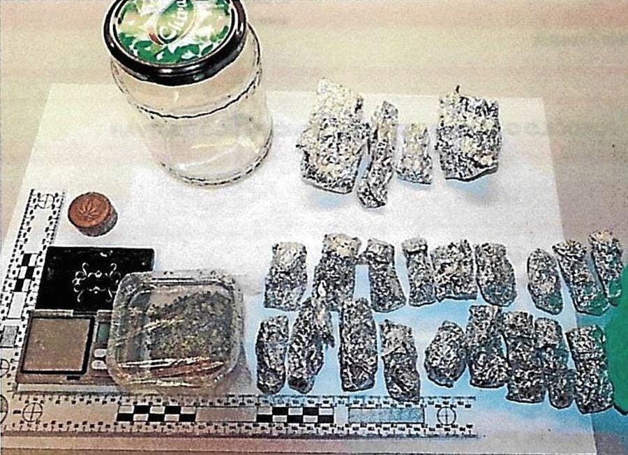 Pri Hrastničanu poleg droge našli tudi orožje