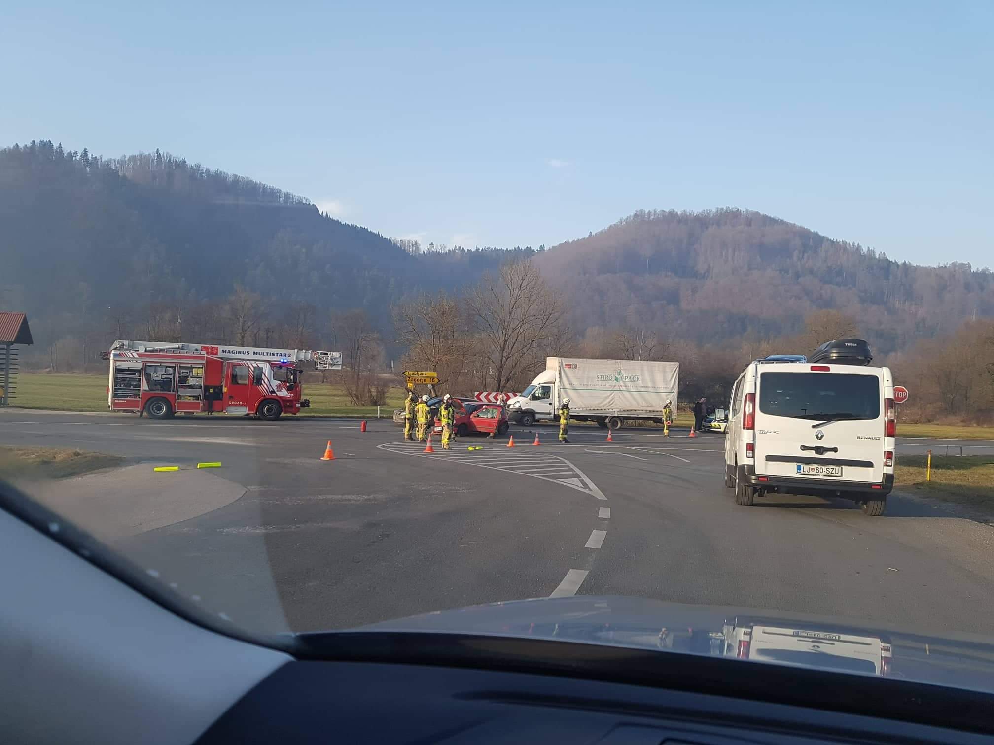 POZOR: Zaprta zasavka zaradi prometne