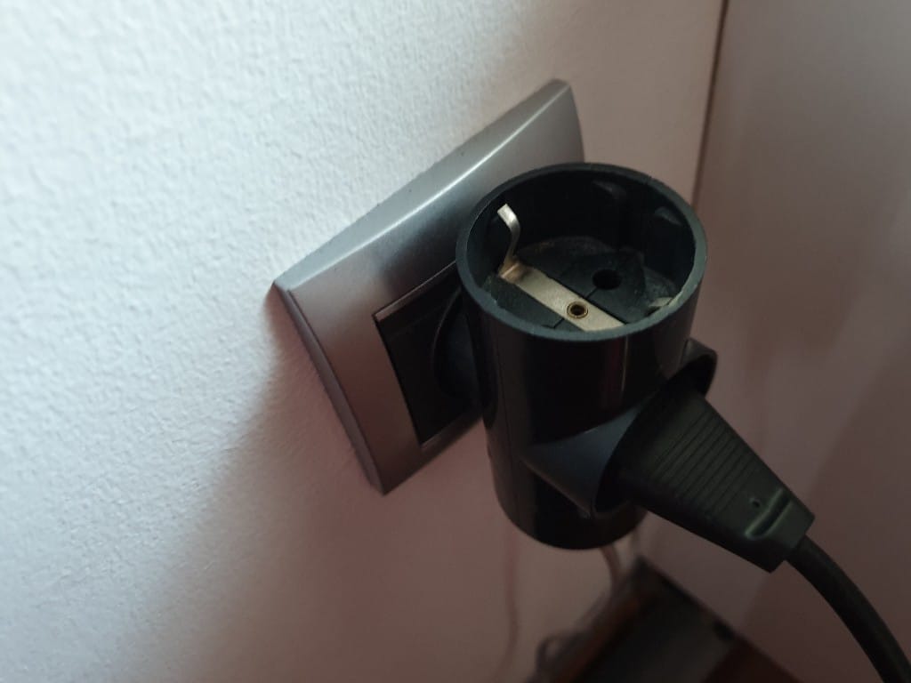 Del Dola pri Hrastniku brez elektrike