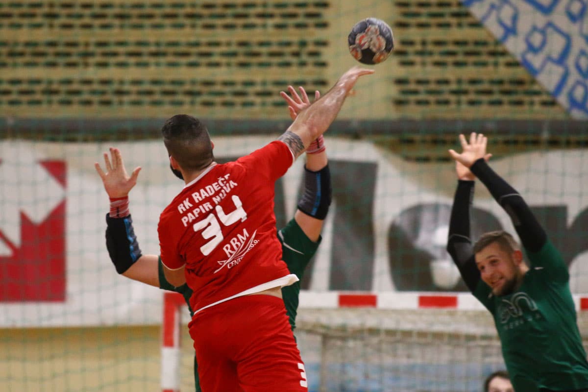 Realnost radeškega rokometa: ali ven iz lige ali v rdeče številke