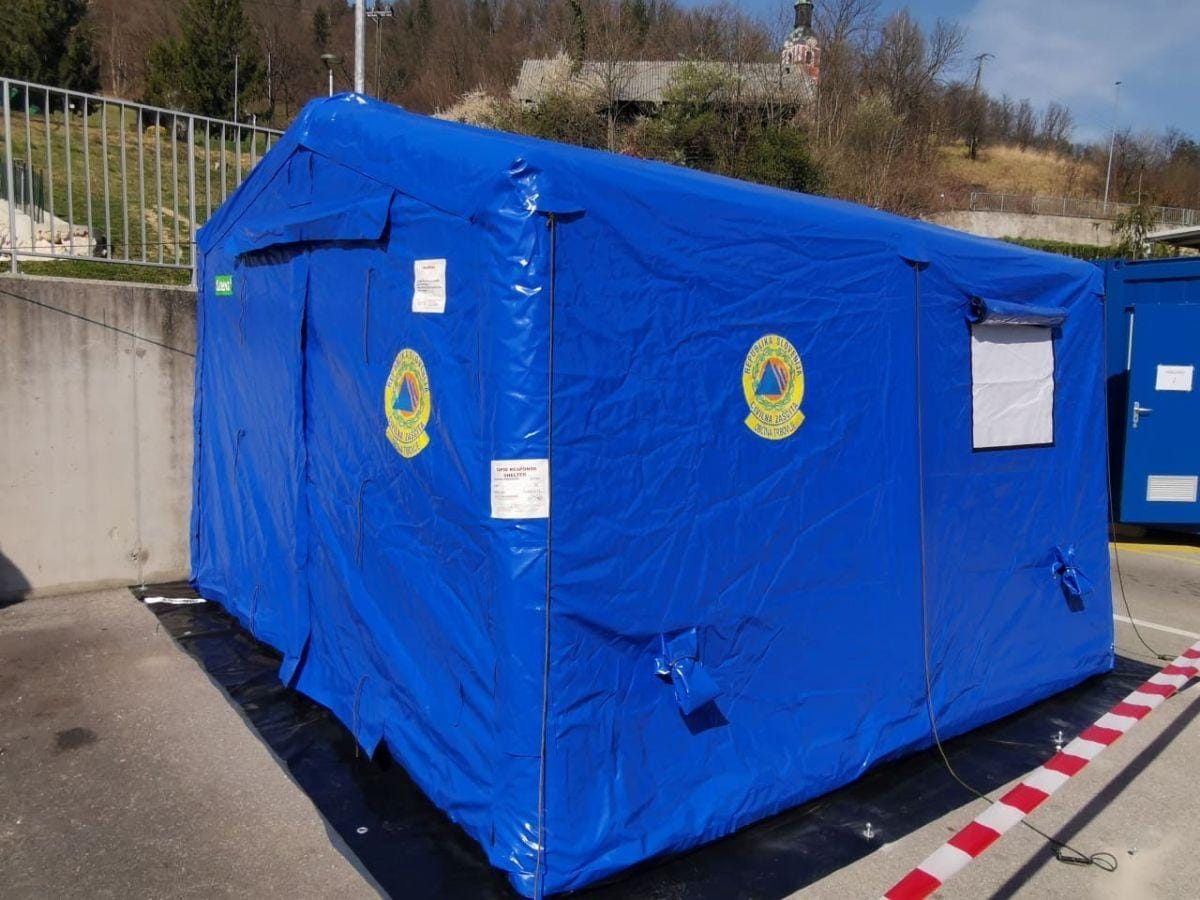 Aktualno v Trbovljah! Postavljen šotor, zaprta cesta!