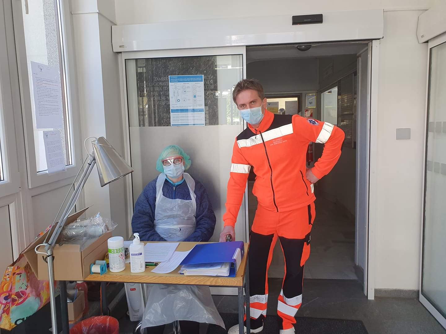 ZASAVJE: V zadnjem tednu več kot 300 pacientov v "covid" obravnavi