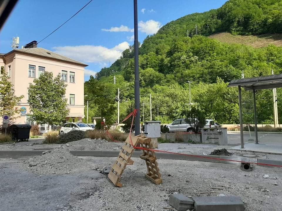 FOTO: Na železniški s polno paro