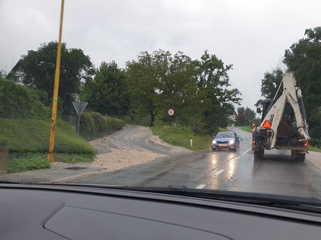 Škodo od neurja čimprej prijavite!