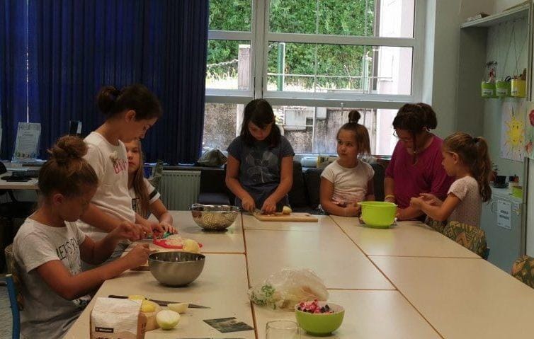 VIDEO: Na zabavno poletno delavnico smo šli tudi mi ...