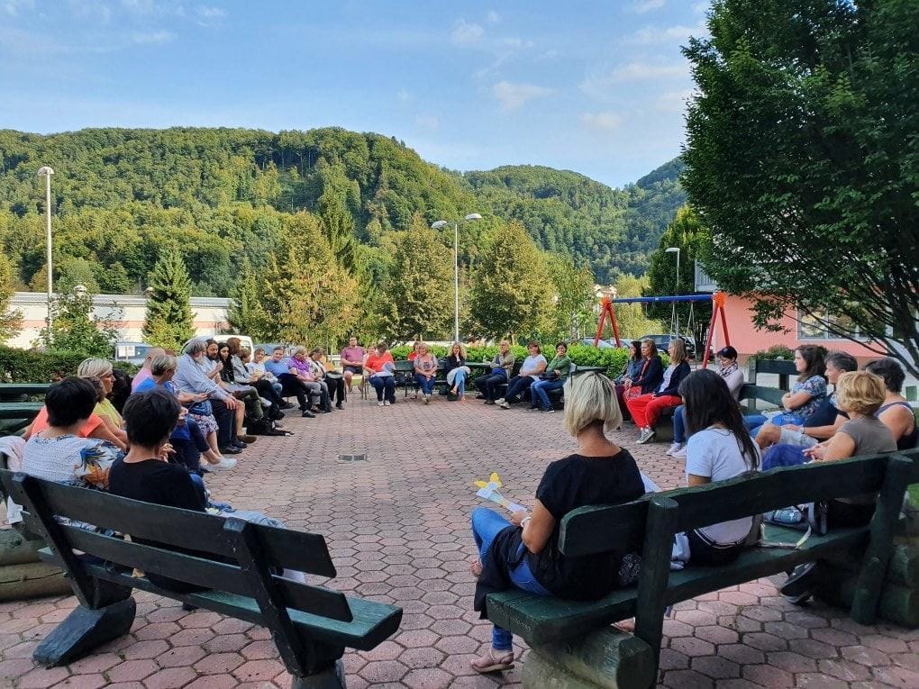 "Človek potrebuje človeka za sodelovanje"