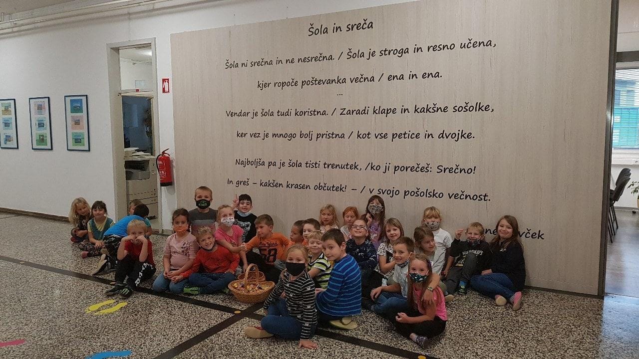 En otrok, en učitelj, ena knjiga, en svinčnik, lahko spremenijo svet …