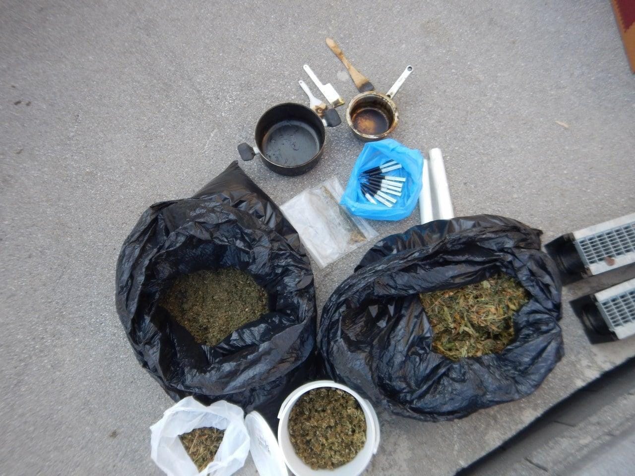 V hišni preiskavi zasegli več kot kilogram droge