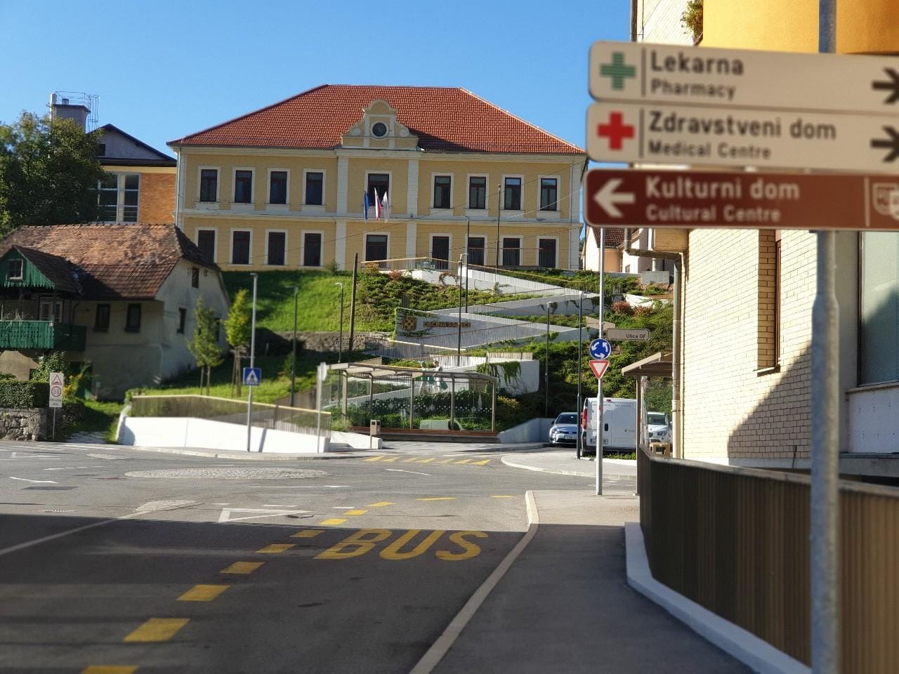 V Radečah aktivirana telefonska številka za pomoč