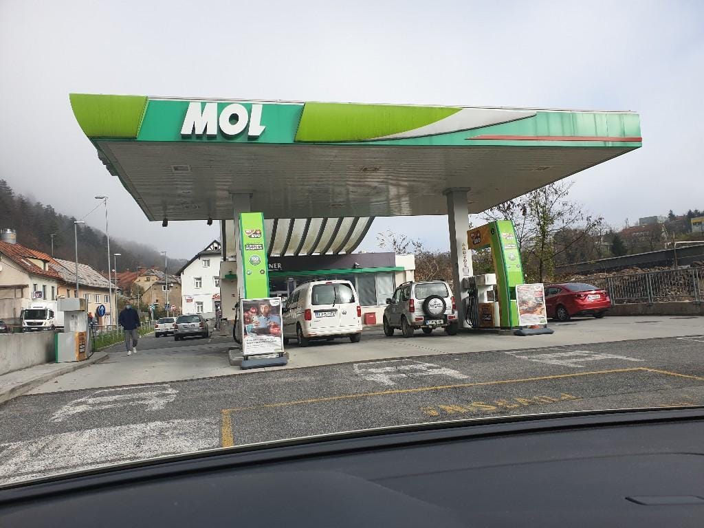 Je ceneje natočiti gorivo v Zagorju ali v Trbovljah, morda v Litiji?
