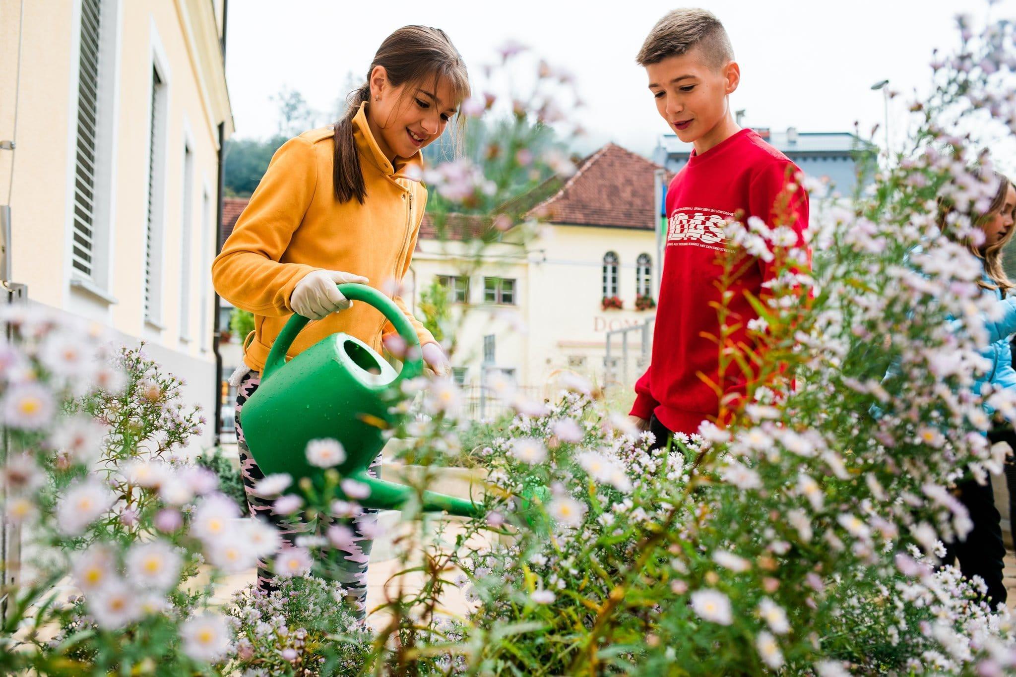 FOTO: Cankarčki s profesionalnimi fotografijami na razstavo