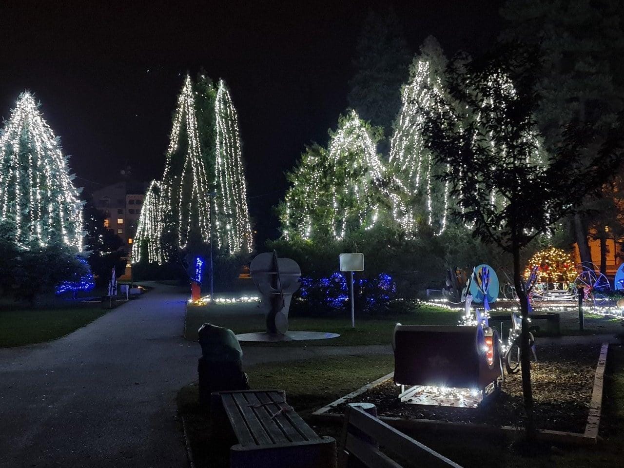 VIDEO: Decembrski nočni sprehod čez Trbovlje