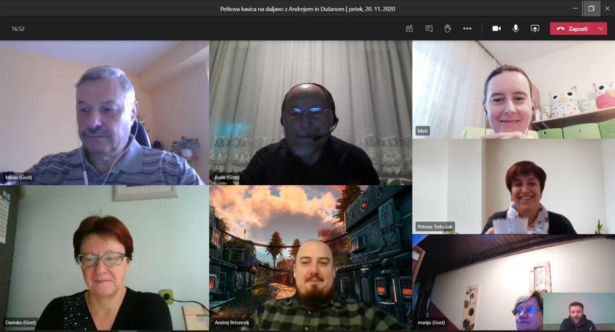 Poleg učenja, se odpravijo tudi na klepet v spletno kavarno