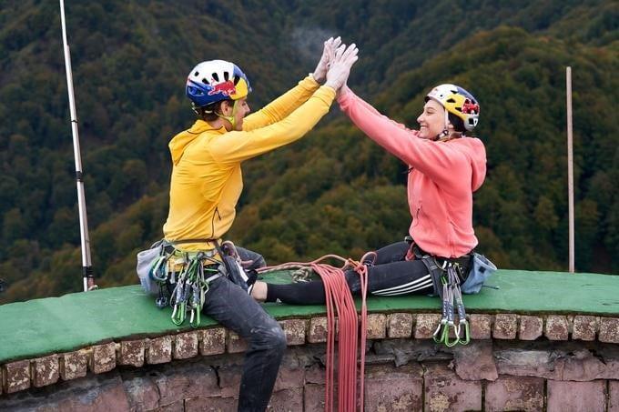 Bilo me je strah, o vrtoglavem plezanju na dimnik pripoveduje Janja Garnbret