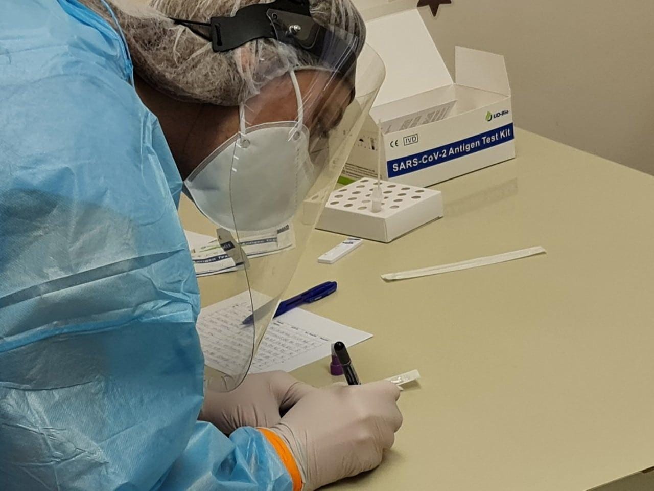 Najmanj smrti zaradi covid-19 v Zasavju