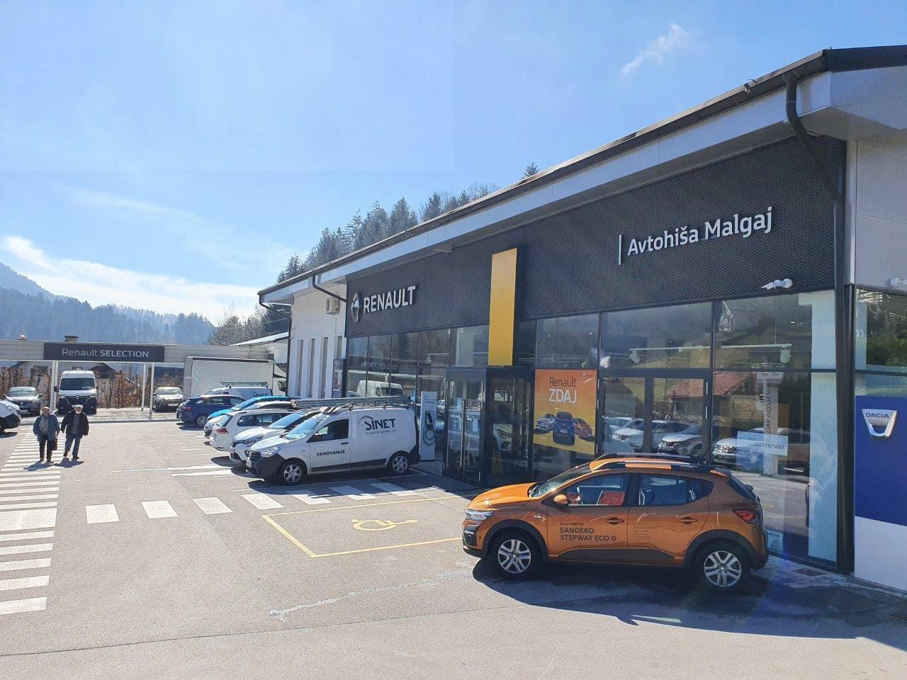 Ugledno priznanje v roke Avtohiši Malgaj Trbovlje