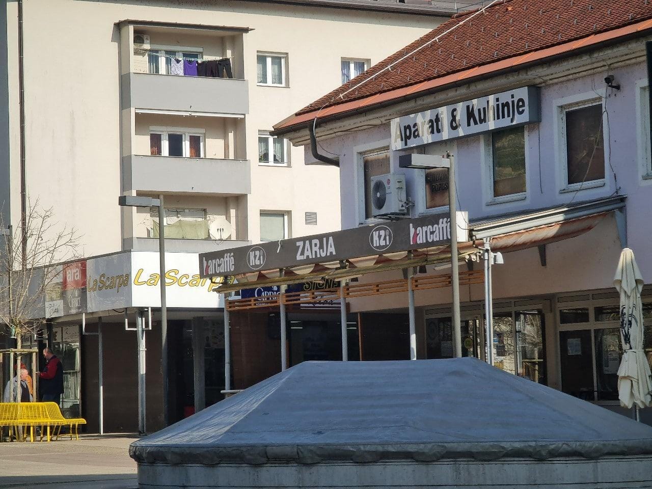 V ponedeljek se odpirajo terase gostinskih lokalov, a (spet) ne v Zasavju