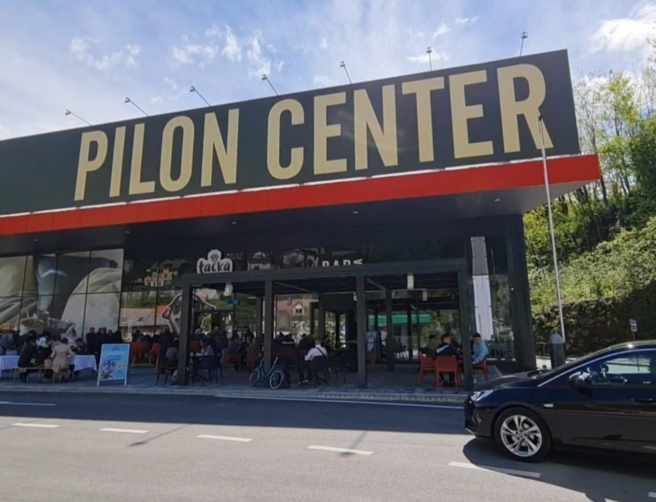 VIDEO: Gruča nakupovalcev ob odprtju trboveljskega centra