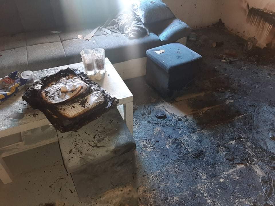 Urška se je kljub zahrbtni bolezni znašla, zdaj pa ji je požar uničil dom