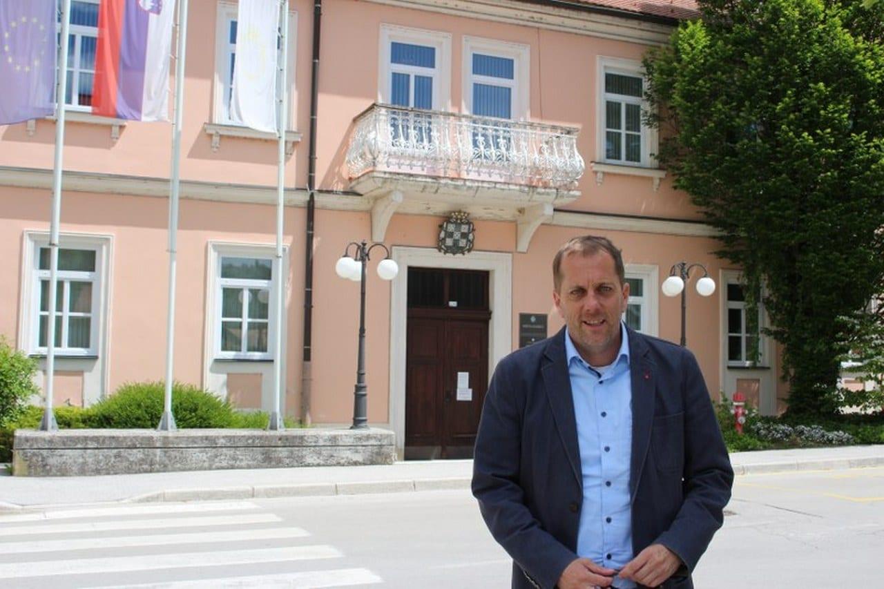 Režun začenja z enoletnim predsedniškim mandatom