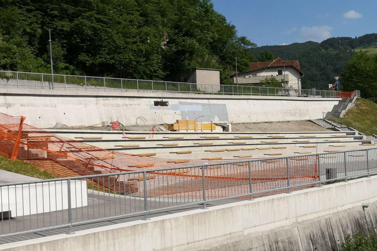 Zagorske tribune bo varoval Perkmandeljc z vodnim slapom