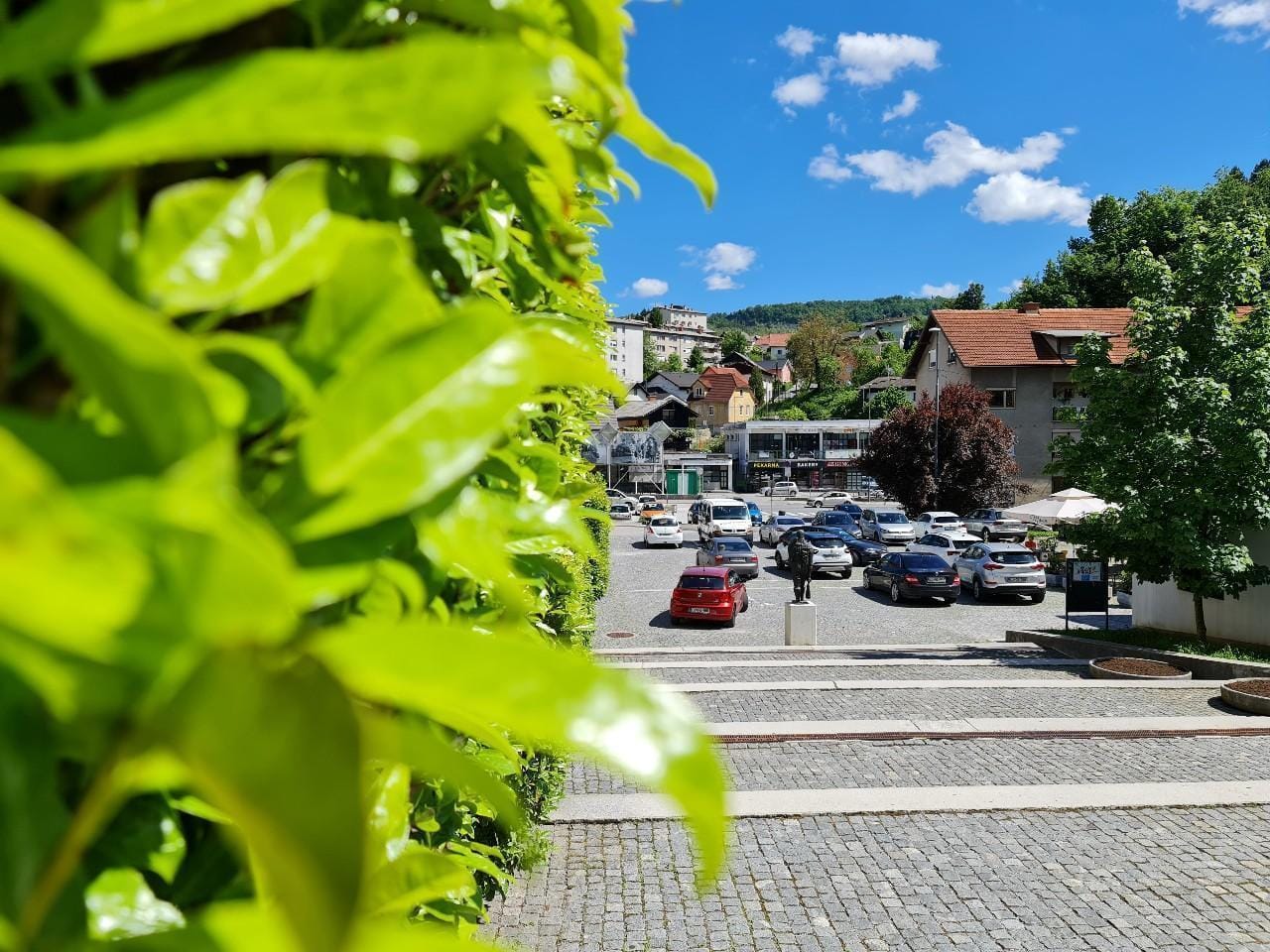 Zasavje ima najnižji BDP, slabe cestne povezave, polovica se jih vozi na delo drugam