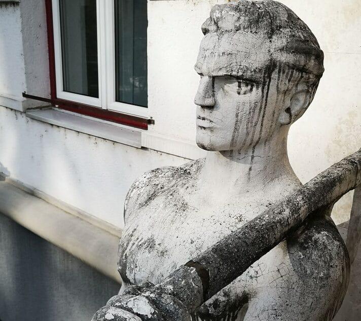 V seriji obnov še dva trboveljska kipa