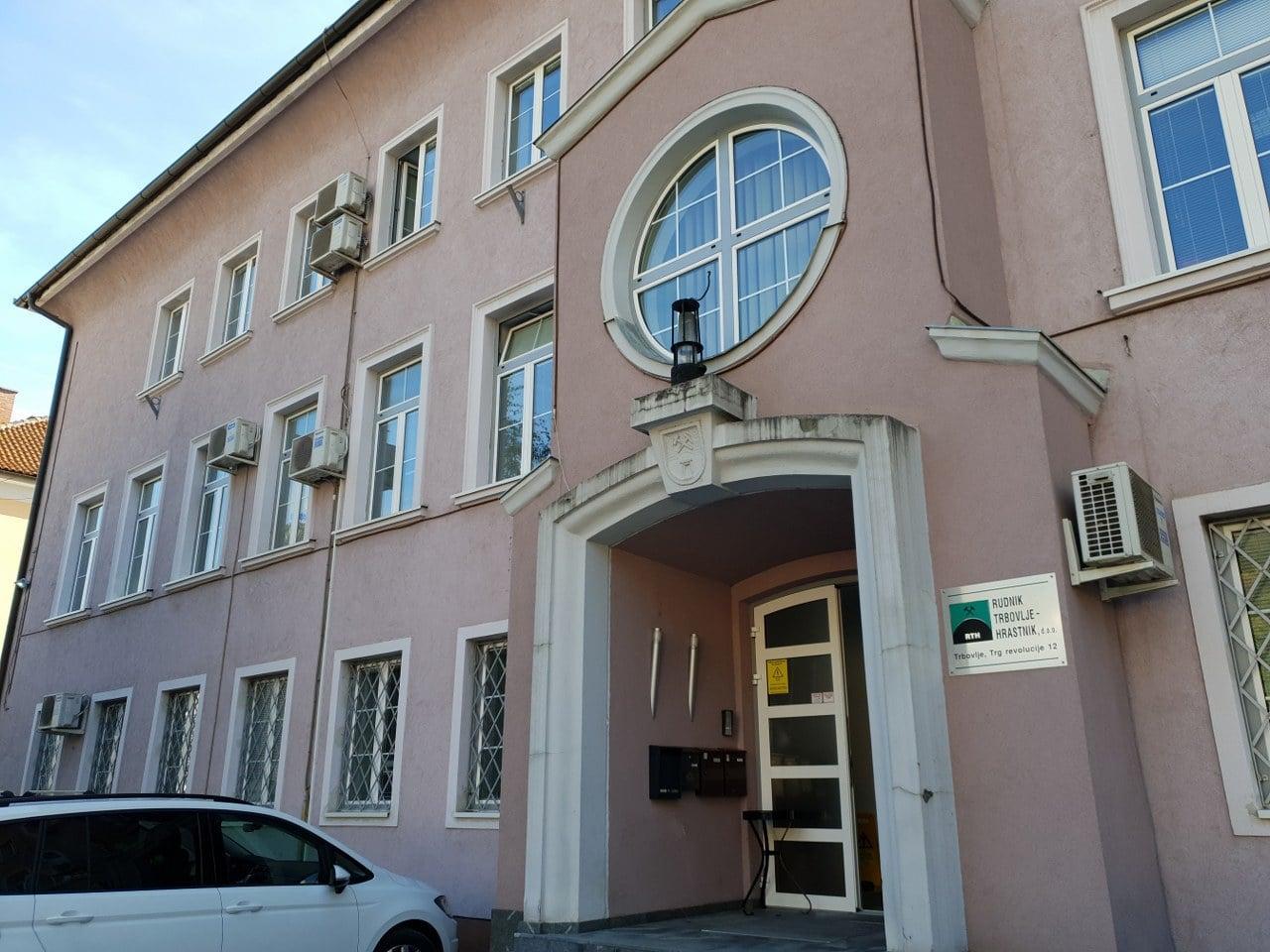 Nekdanja rudniška uprava bo postala Vila Barbara z oskrbovanimi stanovanji