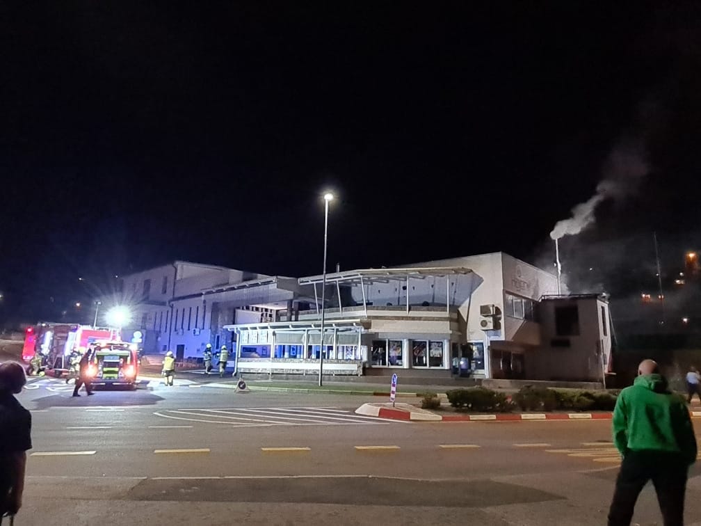 FOTO: Pogorela kuhinja lokala na trboveljskem kopališču