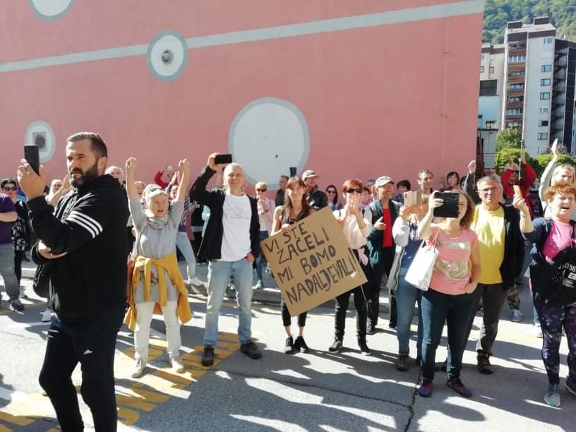 Zagorski dijaki: "Dali so nas v majhen prostor brez prezračevanja"