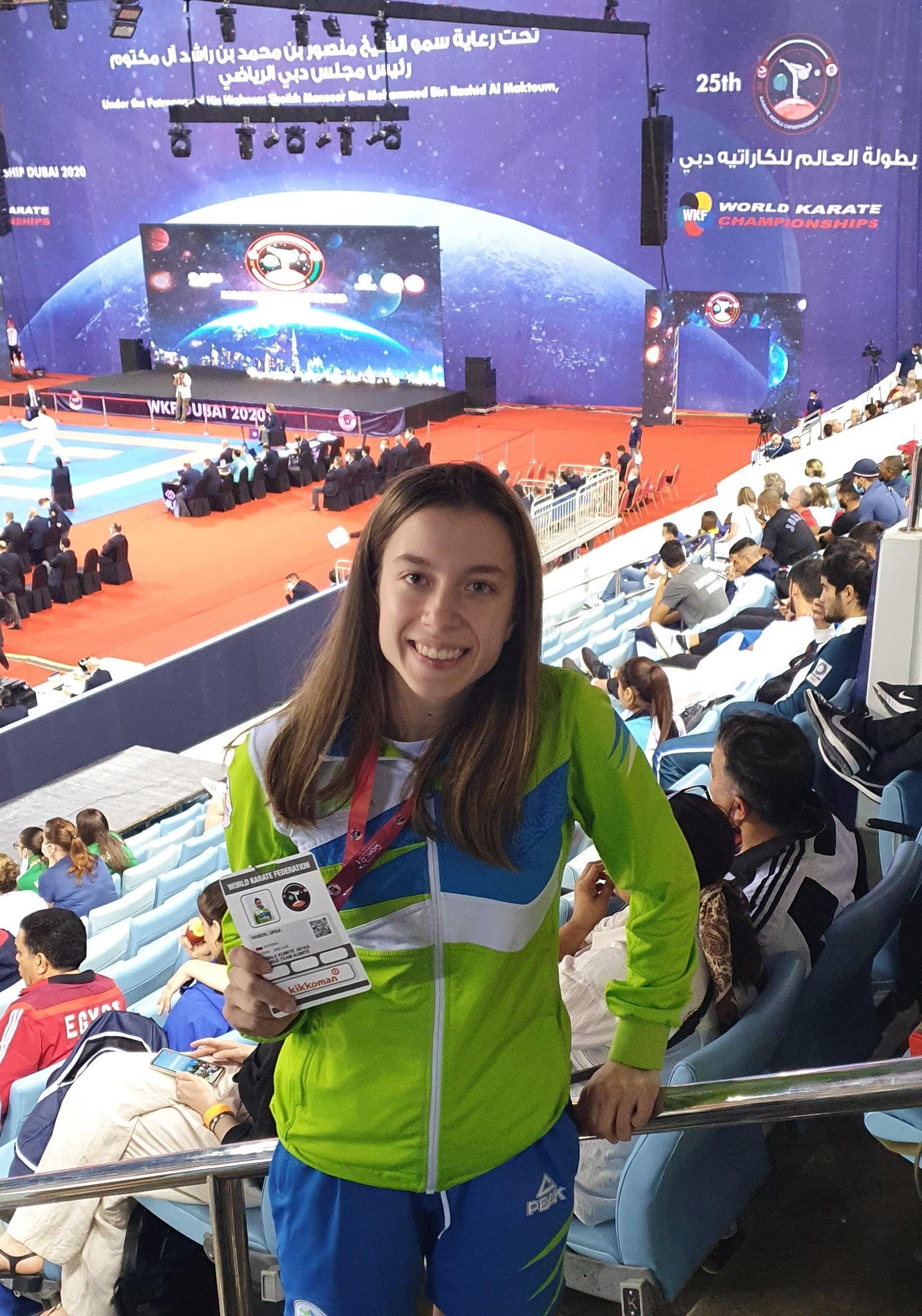 Na svojem prvem svetovnem članskem prvenstvu do drugega kroga